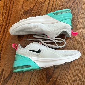 Women’s Nike sneakers